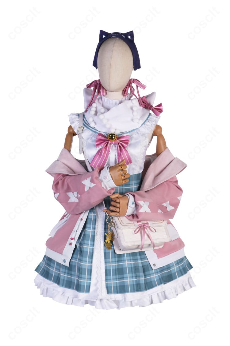 ミリー・パフェ冬服新衣装の正面全身。大きな蝶結びとエプロンが映える可愛いコーデのコスプレ衣装