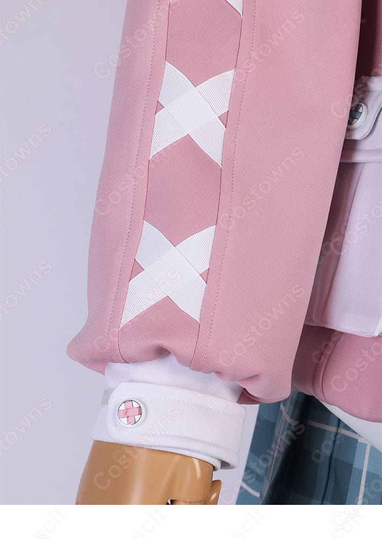 ミリー・パフェコスの袖口ディテール。上品な装飾と配色でエレガントさを表現