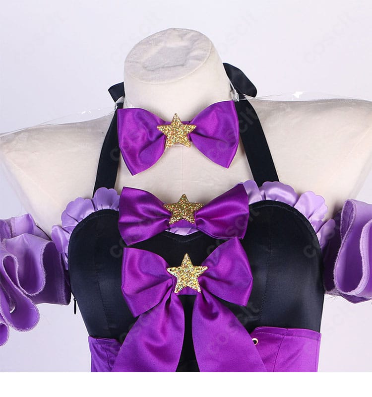 ほしな歌唄コスプレ衣装の胸元ディテール。刺繍とネックレス風装飾を精緻に再現し、上品かつセクシーな雰囲気を強調する近接カット。