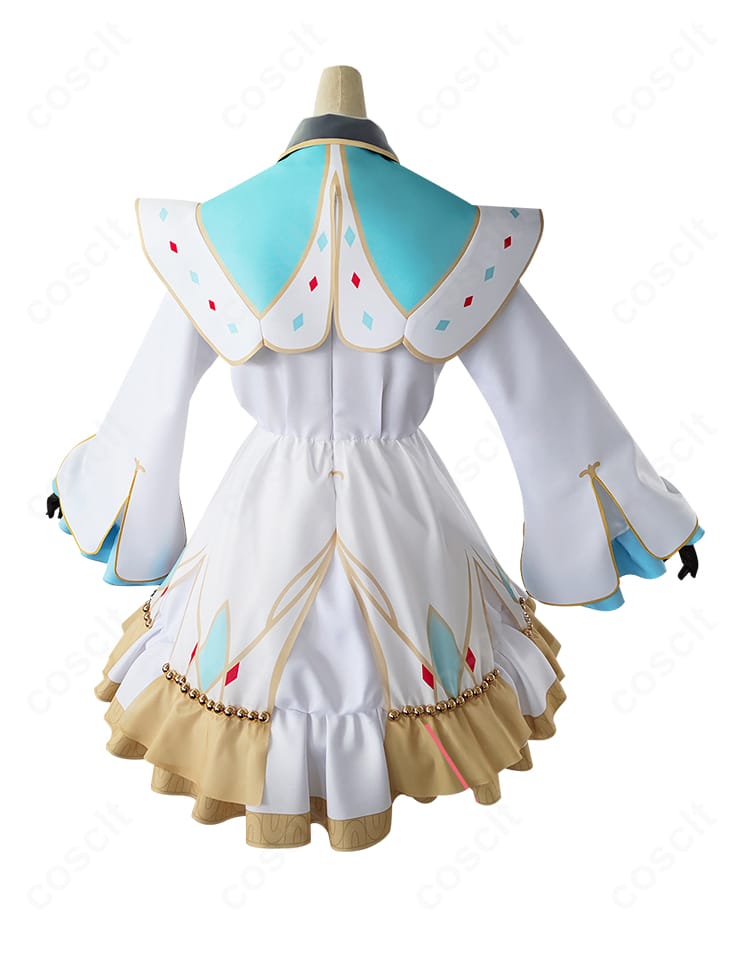 初音ミク クリスマス2023 コスプレ衣装の背面。背中のラインとリボンの造形まで丁寧に再現したバックスタイル。