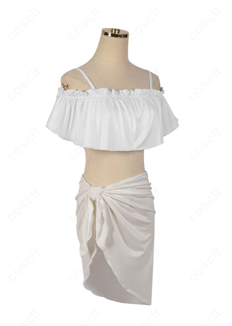 星野アイ 水着コスプレの右側面。ビスチェのフィット感とカーブライン、スカートの落ち感を確認できる角度。