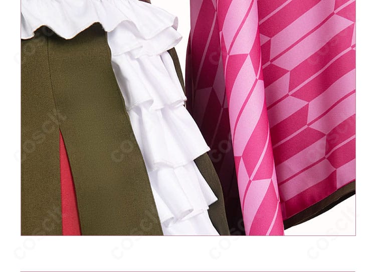 鬼滅の刃 甘露寺蜜璃 コスプレ衣装のスカート装飾。白色ストライプ模様の再現度と縫製の整いを示すディテールカット。