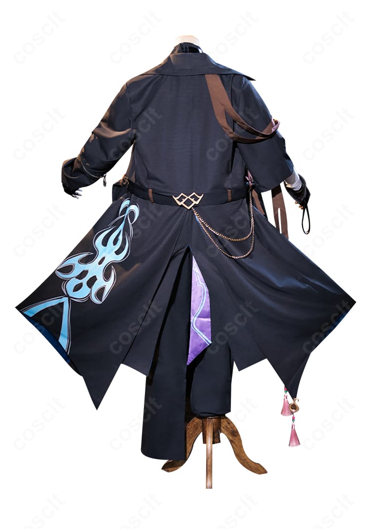 原神・魈のコスプレ衣装 背面装飾のアップ。刺繍とパーツ配置の精密な仕上げを確認できるディテール。