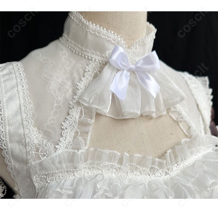 レディ・アヴァロン衣装のつけ襟と襟元ディテール。精緻な刺繍と装飾パーツの質感アップ