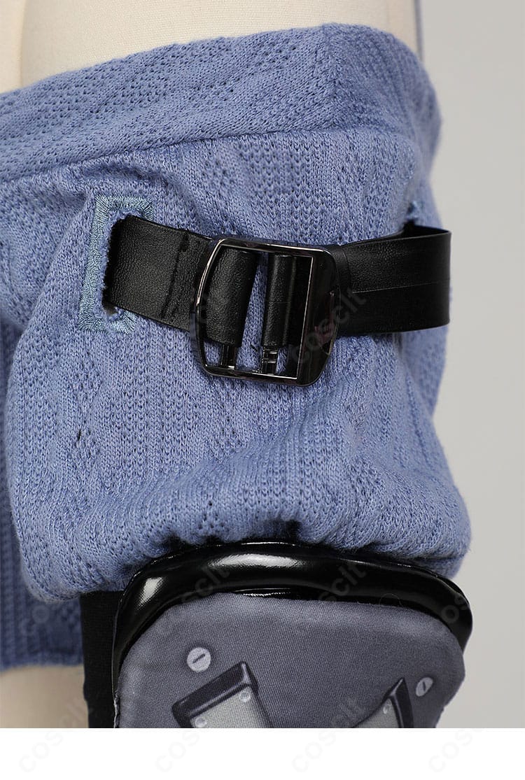 ティファ衣装の肩装飾ディテール。メタル調パーツの形状と固定方法を高精度で示したアップ画像。