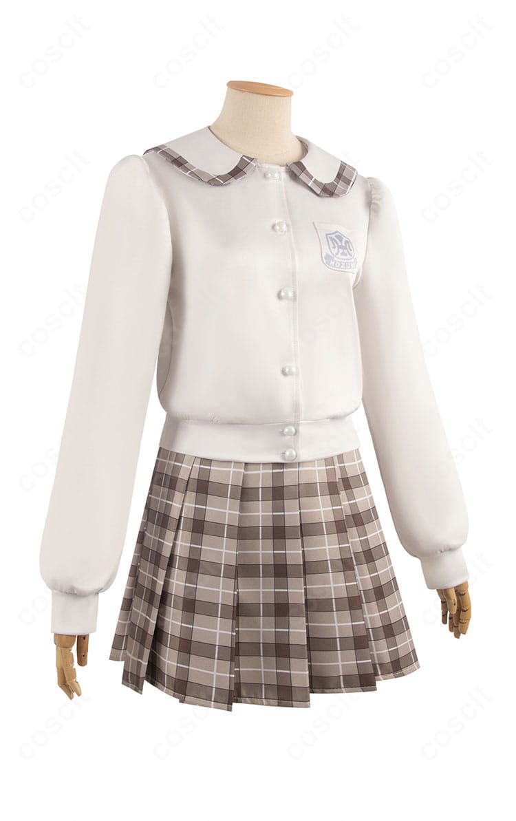 春日野穹 学園制服コスプレの右側面。袖口やウエストライン、スカートの落ち感などディテールが分かる角度。