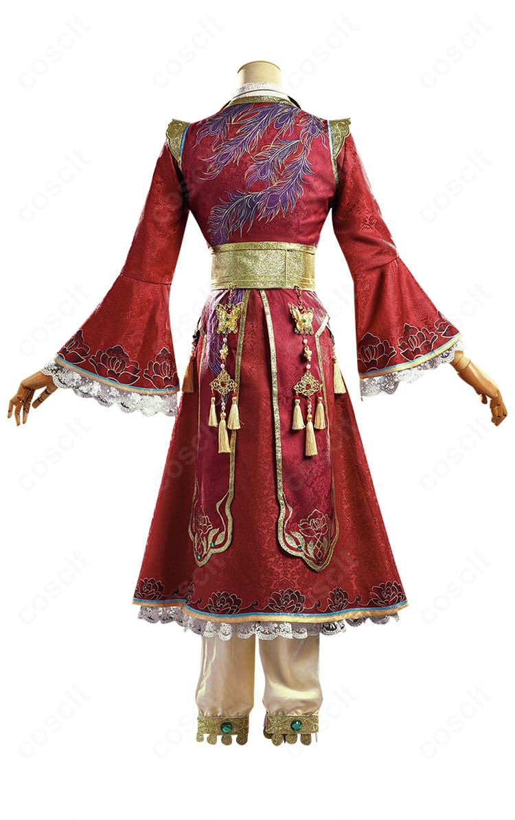 同衣装の背面。隠しファスナーとベルト位置、フリンジ飾りの見え方を示すバックショット。