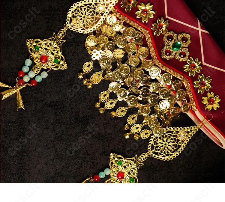 頭・顔周りの装飾アップ。頭飾りの造形と配置バランスが分かるディテール写真。