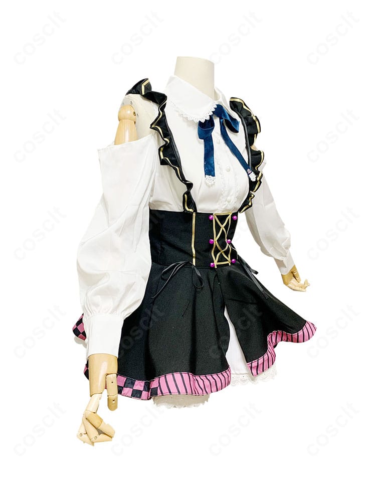 ホロライブ・百鬼あやめ 学園風ガーリーコスプレ衣装の側面。薄手で通気性の良い素材感と体のラインを整えるサイドビュー