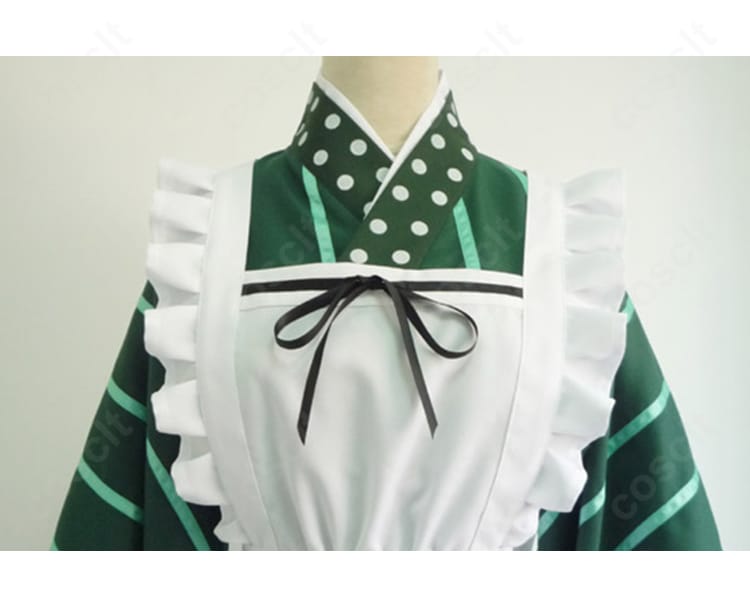 宇治松千夜 甘兎庵制服コスプレの胸元刺繍アップ。繊細な刺繍装飾と落ち着いた色味の質感を確認できるクローズアップ。