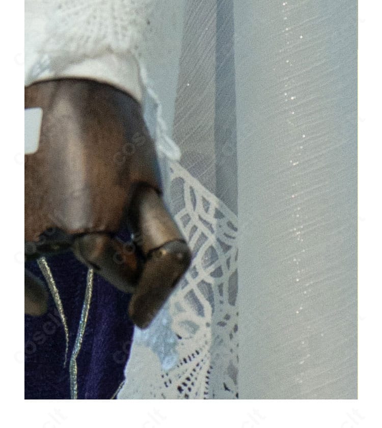 リリアーナ・アドルナート衣装 白い袖の質感とカフス形状。清楚でエレガントなデザイン性を表現