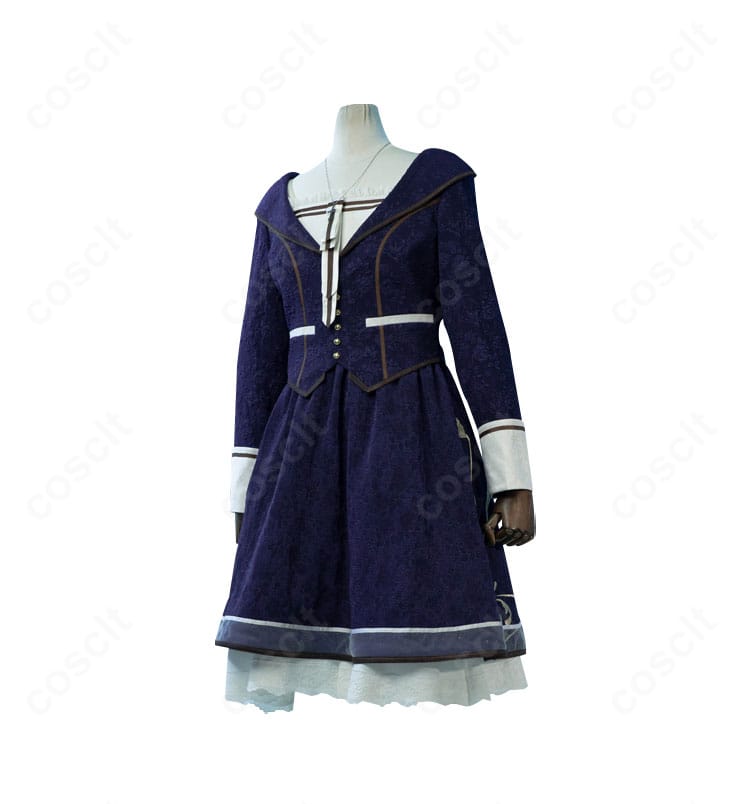 リリアーナ・アドルナートのコスプレ衣装 右側面。白ワンピースとコートのシルエットや刺繍装飾が分かる高再現デザイン