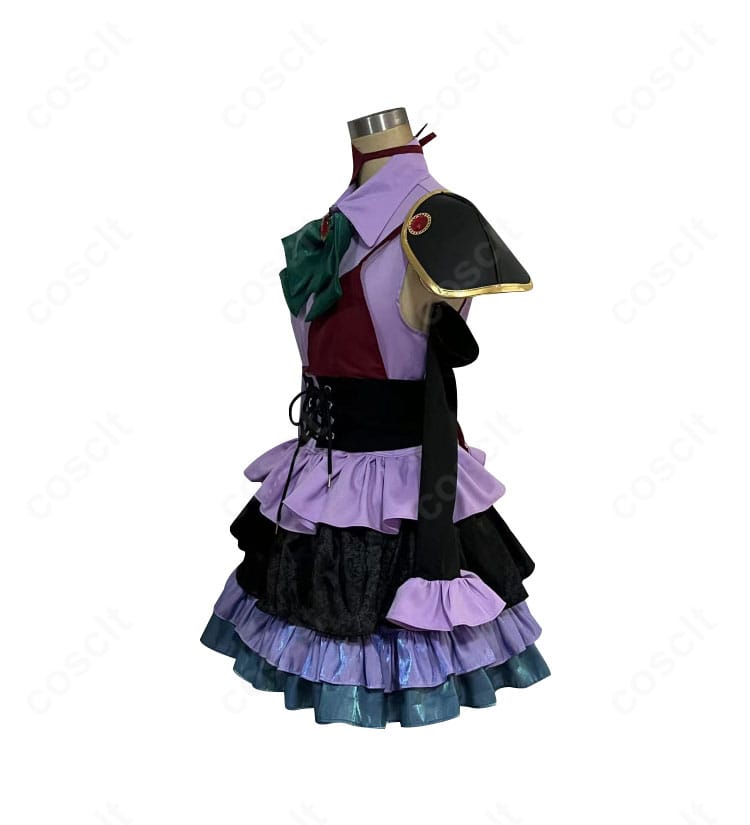 小鳥遊六花 学園祭コスプレ衣装 左側面／シンプルで美しい輪郭が映えるサイドビュー