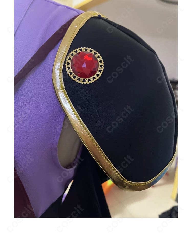 小鳥遊六花 学園祭コスプレ衣装 肩部分アップ／精密な装飾と縫製で上質感を演出