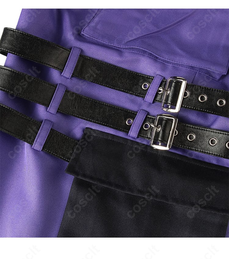 リクコスプレ衣装のズボン装飾アップ。ベルト位置と意匠パーツの質感・ステッチが分かる近接写真。