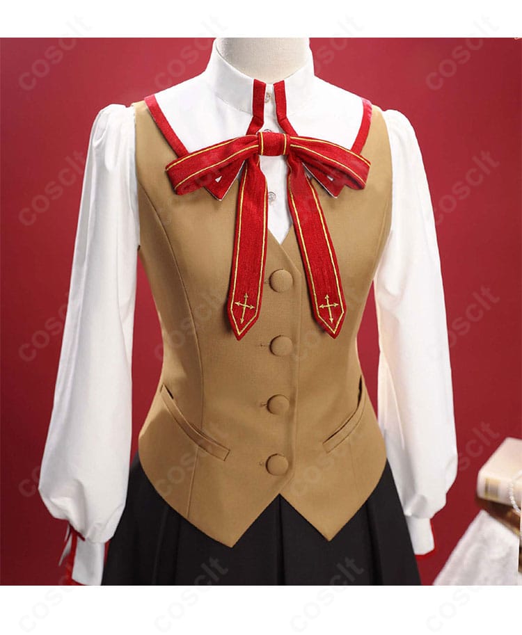 遠坂凛 制服コスプレの上衣(ベスト+シャツ)正面装飾。胸元のバランスと縫製を強調したクローズアップ。