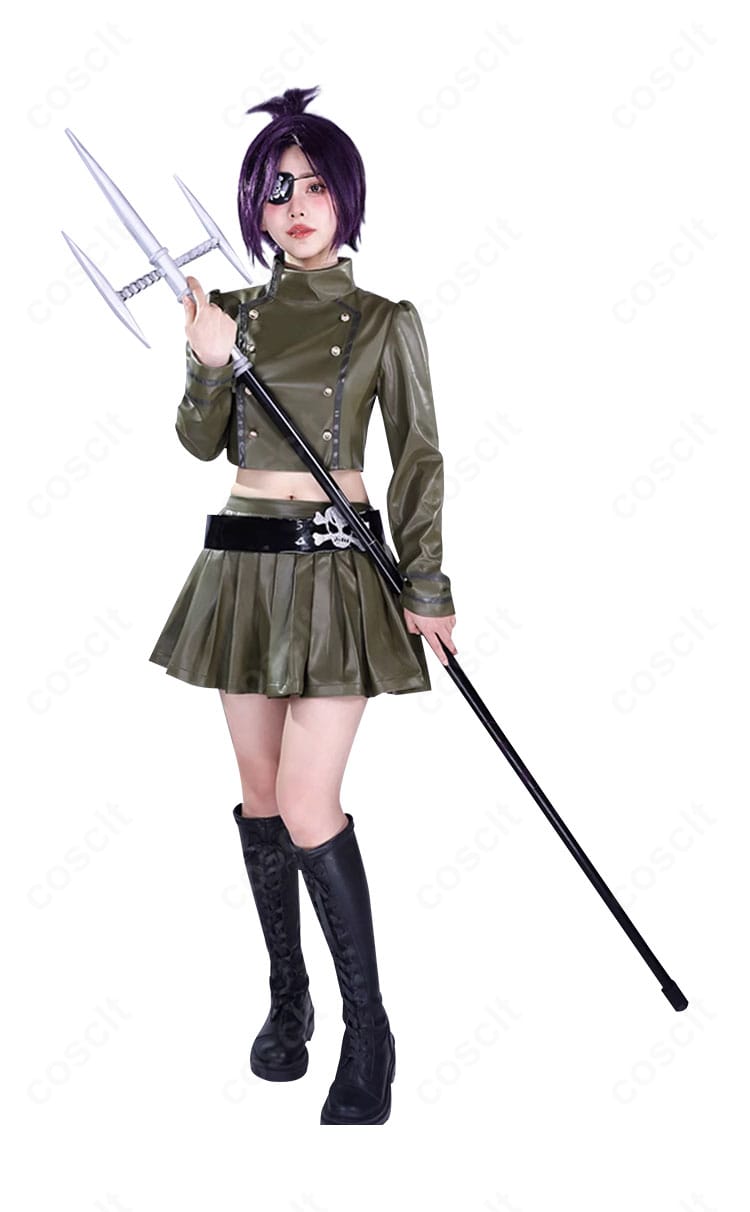 家庭教師ヒットマンREBORN! クローム髑髏のコスプレ衣装一式を着用した全身画像。黒基調とベルト装飾まで高再現のシルエット。