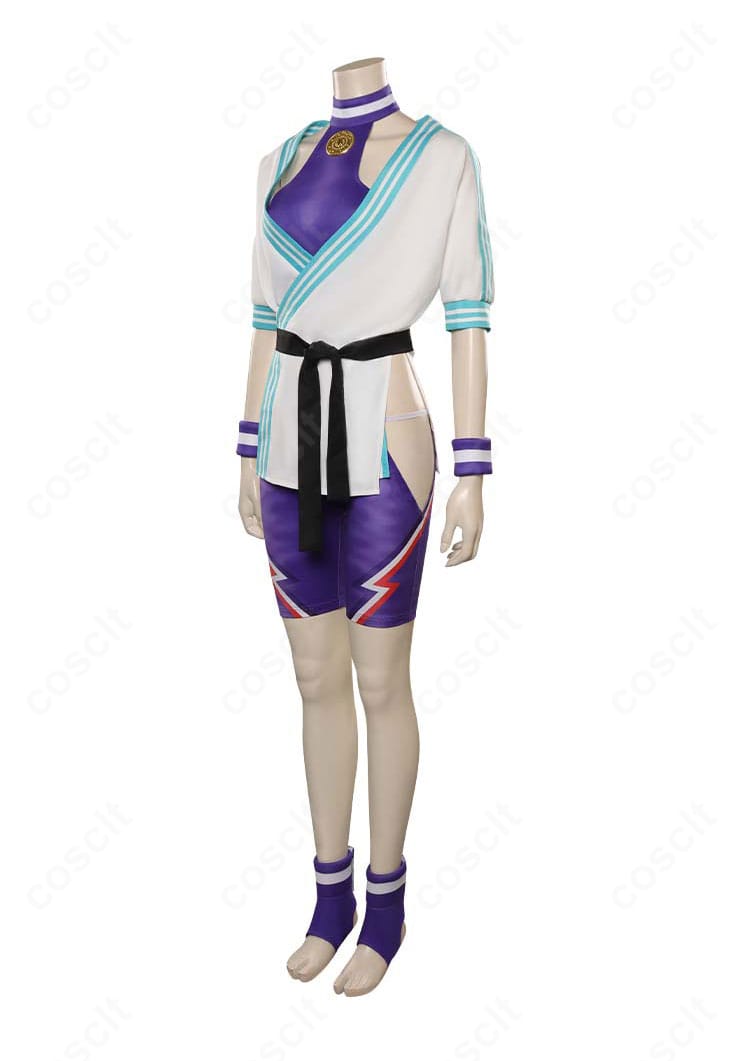 ストリートファイター6 マノン 通常衣装コスプレの側面。レオタードのラインとコートの落ち感が美しくイベント向き。