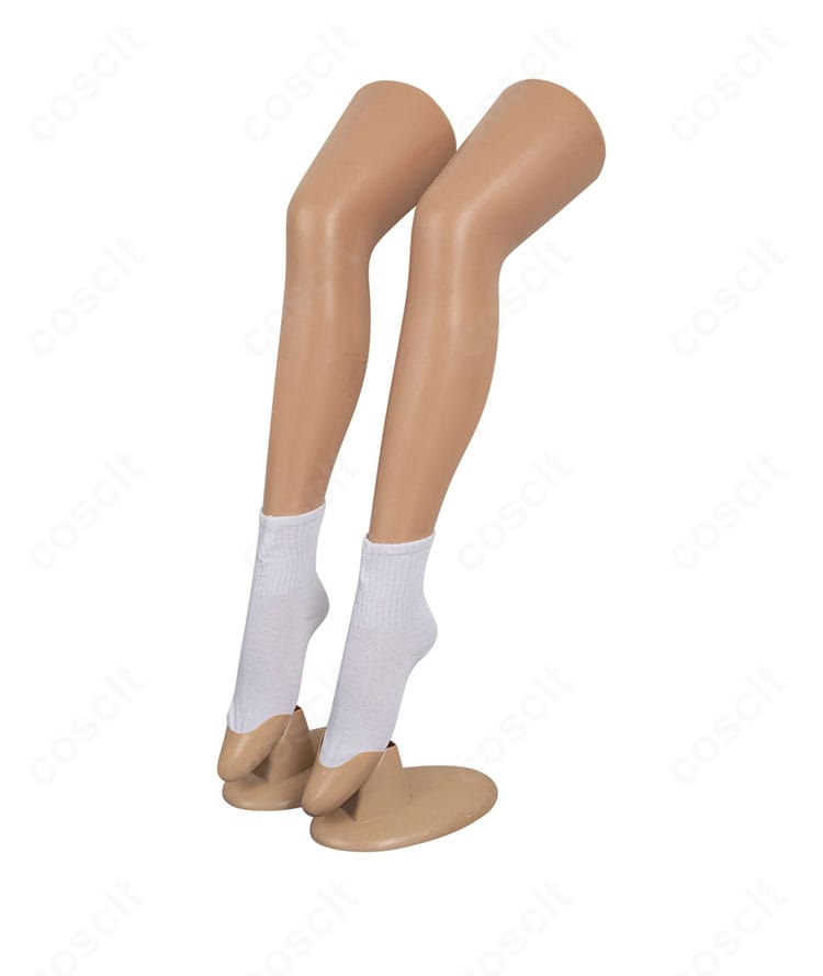 風間準コスプレ 靴下のディテール。衣装全体に馴染む落ち着いたカラーと丈感