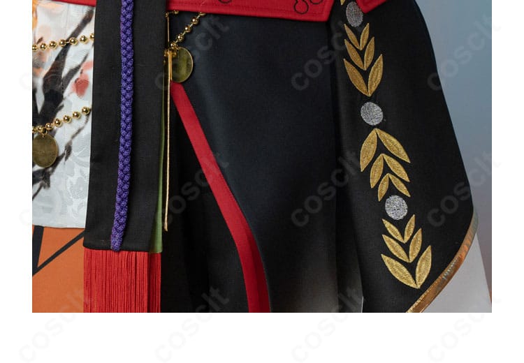 裾まわりの装飾ディテール。縁取りと配色コントラストが上品。