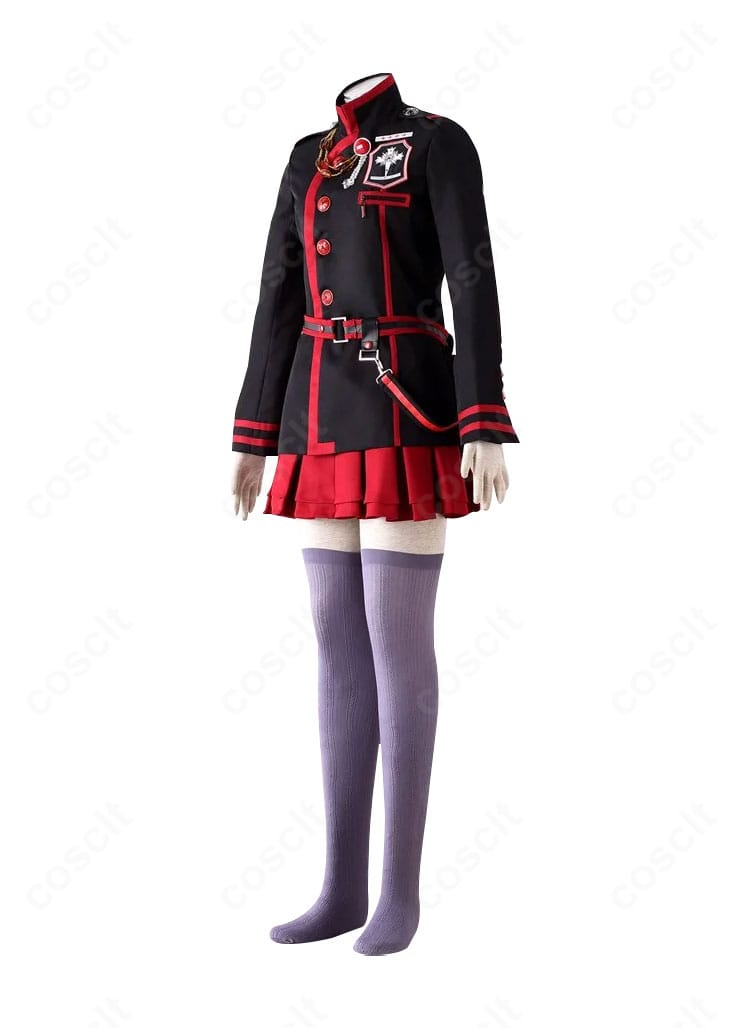 リナリー・リー 制服コスの側面。コートのラインと腰飾り・ポーチの配置が確認できる写真