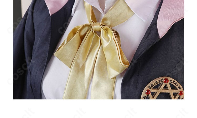 イレイナ衣装の襟元・スカーフの装飾。リボンのバランスと装飾パーツの質感を見せるディテール写真。