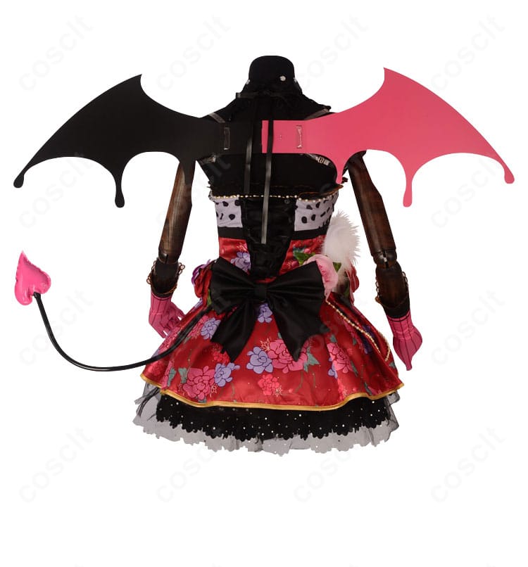 東條希 小悪魔編 覚醒後コスプレ衣装の背面全体。背面開閉の仕様とフィット感、ラインの整いを示す画像