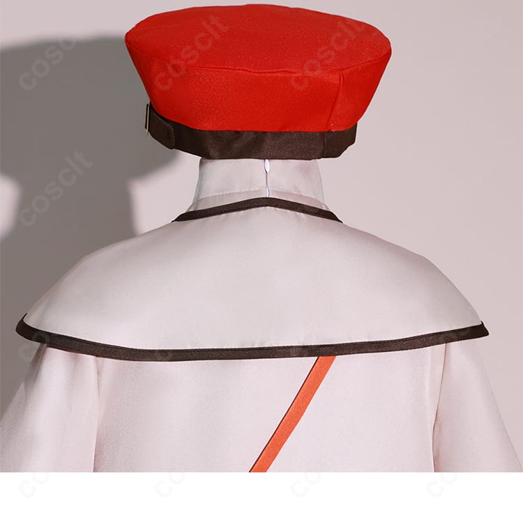 背面から見た袖と肩の切り替え。360度どの角度でも整うラインを再現。