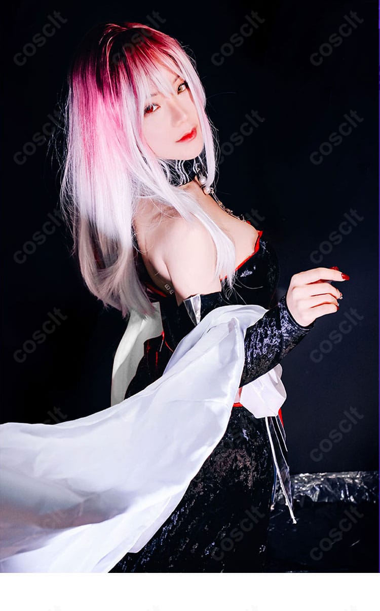 シャローム 昼の如き夜光 コスプレ衣装の背面人物ディテール。背中のカッティングとドレスの落ち感。