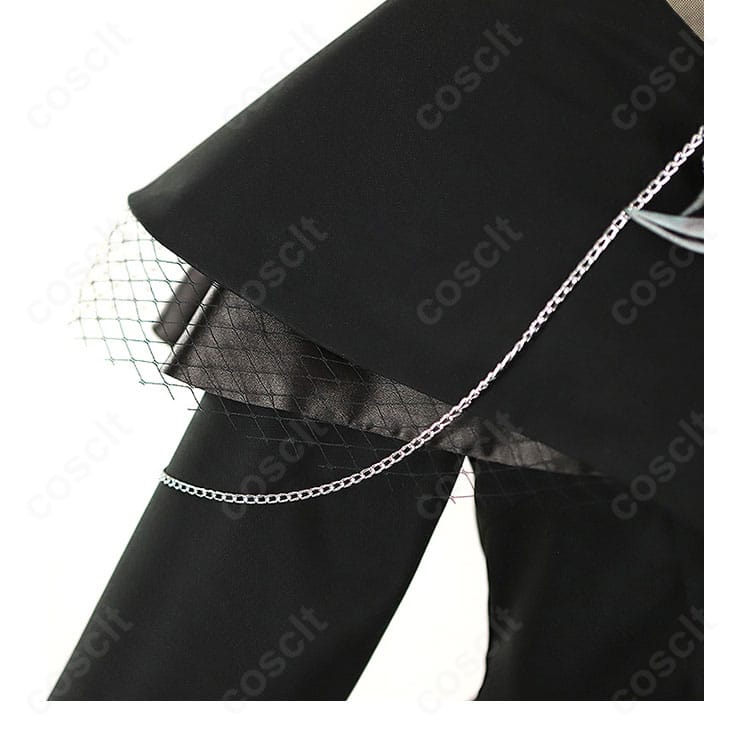 肩周りの装飾ディテール。エッジのパイピングとモチーフ飾りを精緻に再現