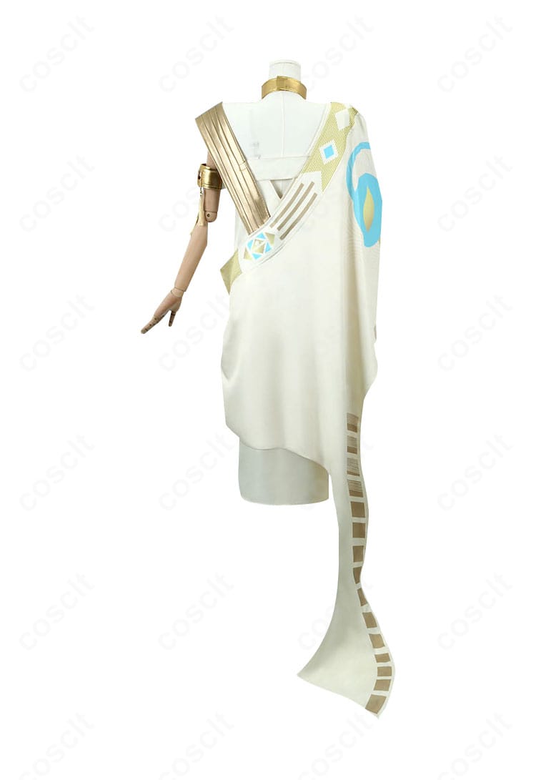 リバース：1999 37（サーティセブン）コスプレ衣装の背面全景。コートの落ち感と裾ラインを忠実に再現したバックスタイル。