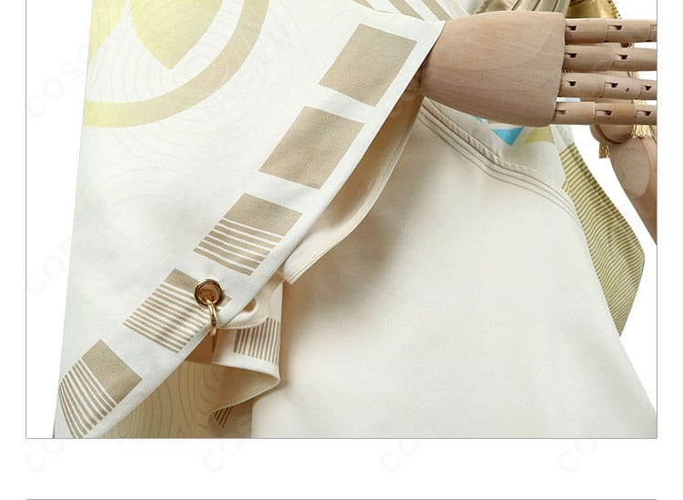 リバース：1999 37（サーティセブン）衣装の袖口装飾。縁取りとボタン意匠が上品でクールな印象。