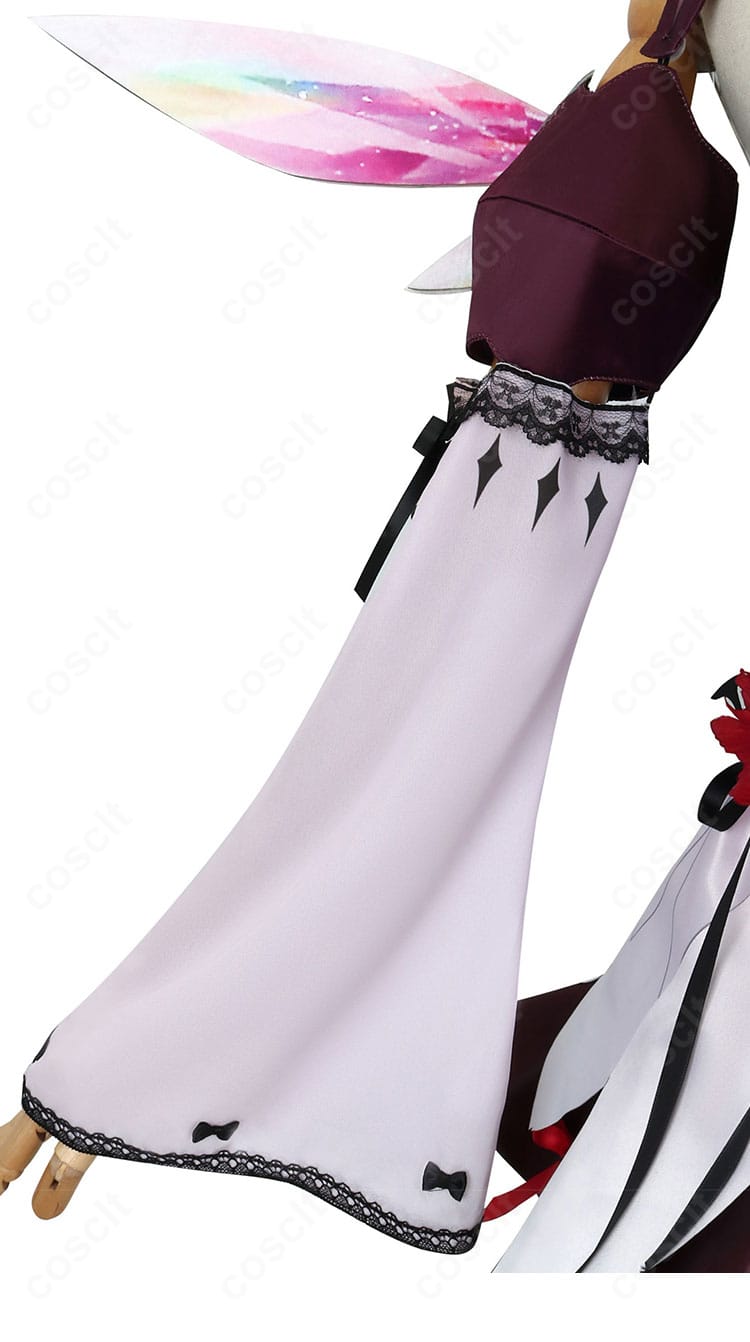 IRyS衣装の袖ディテール。刺繍と縁取りの精密な仕上げ