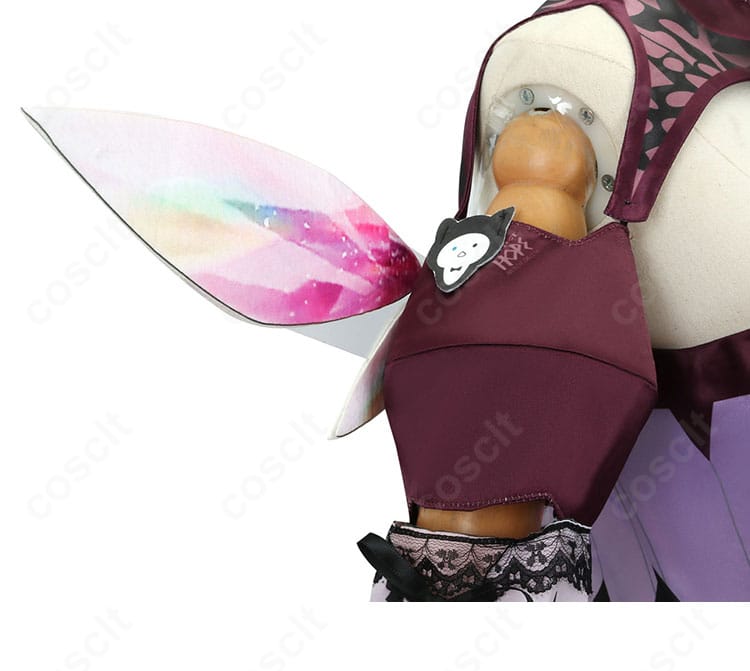 IRyS衣装の右肩装飾アップ。左右対称デザインの整った配置