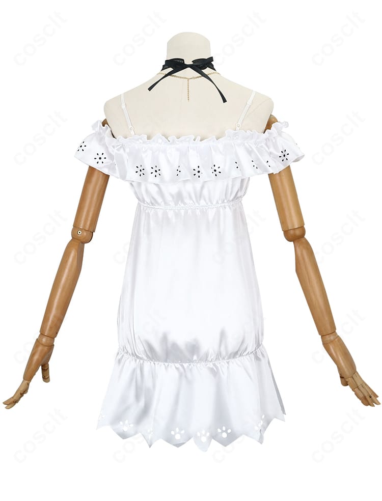 IRyS(アイリス)私服コスの白スカート背面。縫製の整いと落ち感が伝わるディテール。