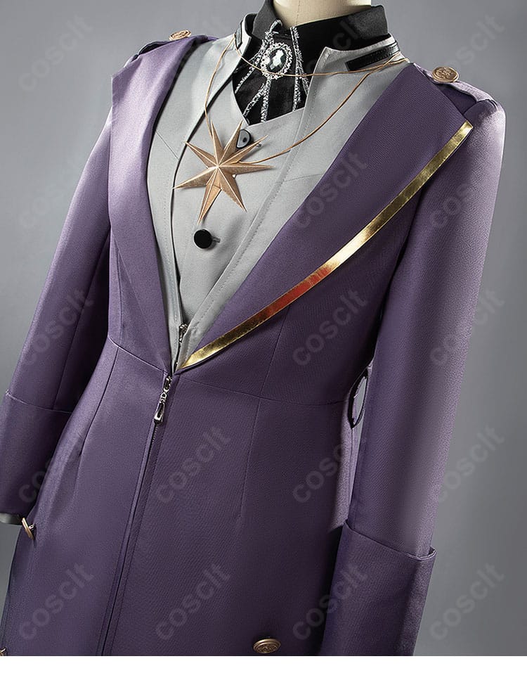 マチルダ コスプレの側面ディテール。ベルトやポーチの実用的レイアウト。