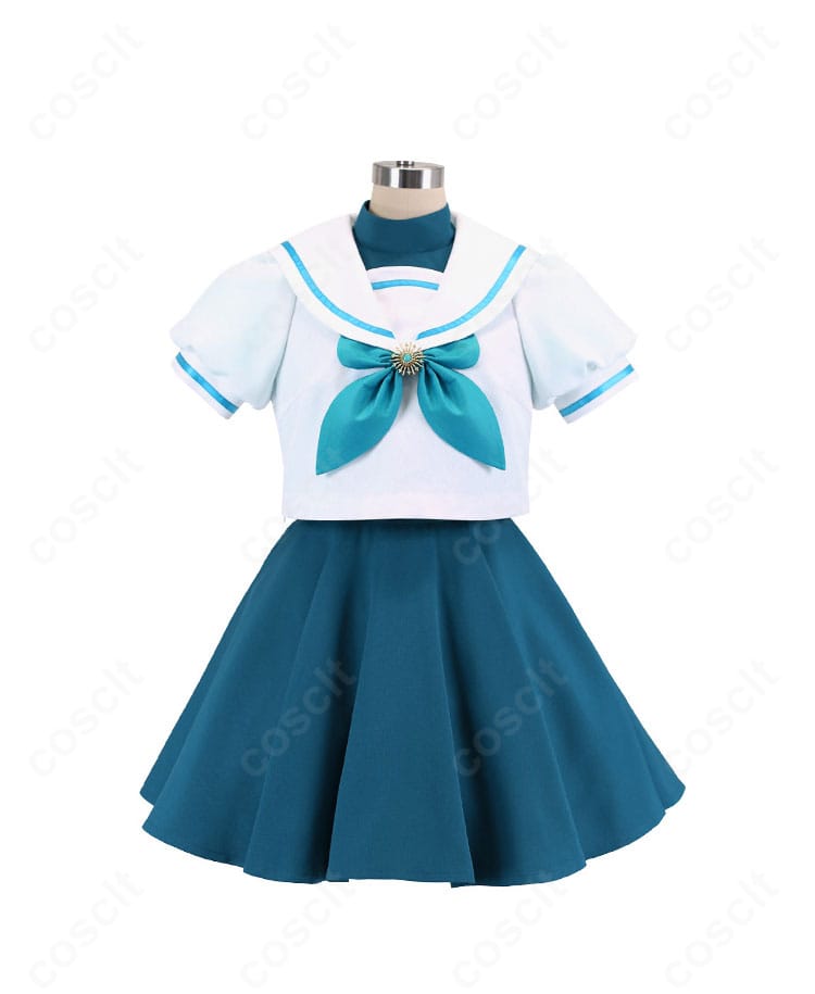 Ado「永遠のあくる日」主人公 セーラー服MV版コスの正面全体。襟ラインとリボン、スカートのシルエットが分かる写真