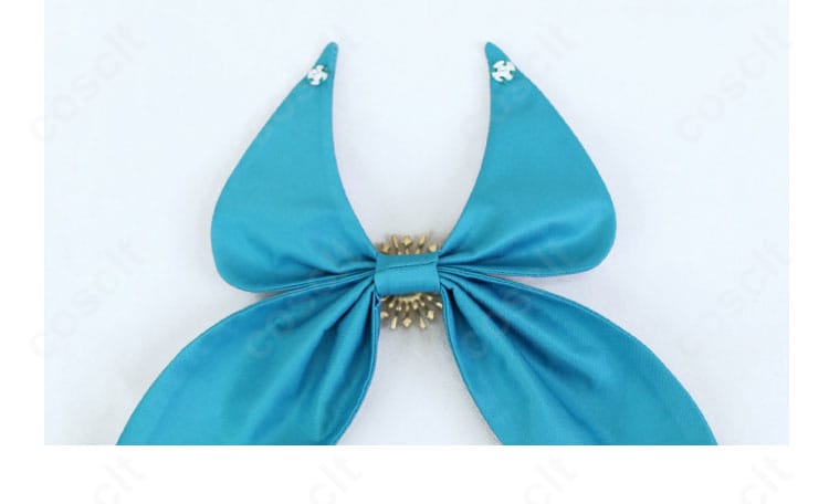 胸元リボンのアップ。縫製の整いと素材の質感が伝わるディテール写真