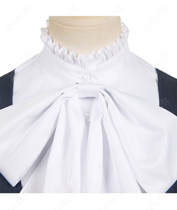 ヨル・フォージャー衣装の襟元ディテール。刺繍とスカーフの結び目が映える精緻な仕上がり。