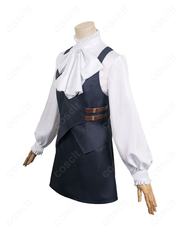 ヨル・フォージャー私服衣装の側面。ベストのフィット感とフレアスカートの美しいシルエットを確認できるアングル。