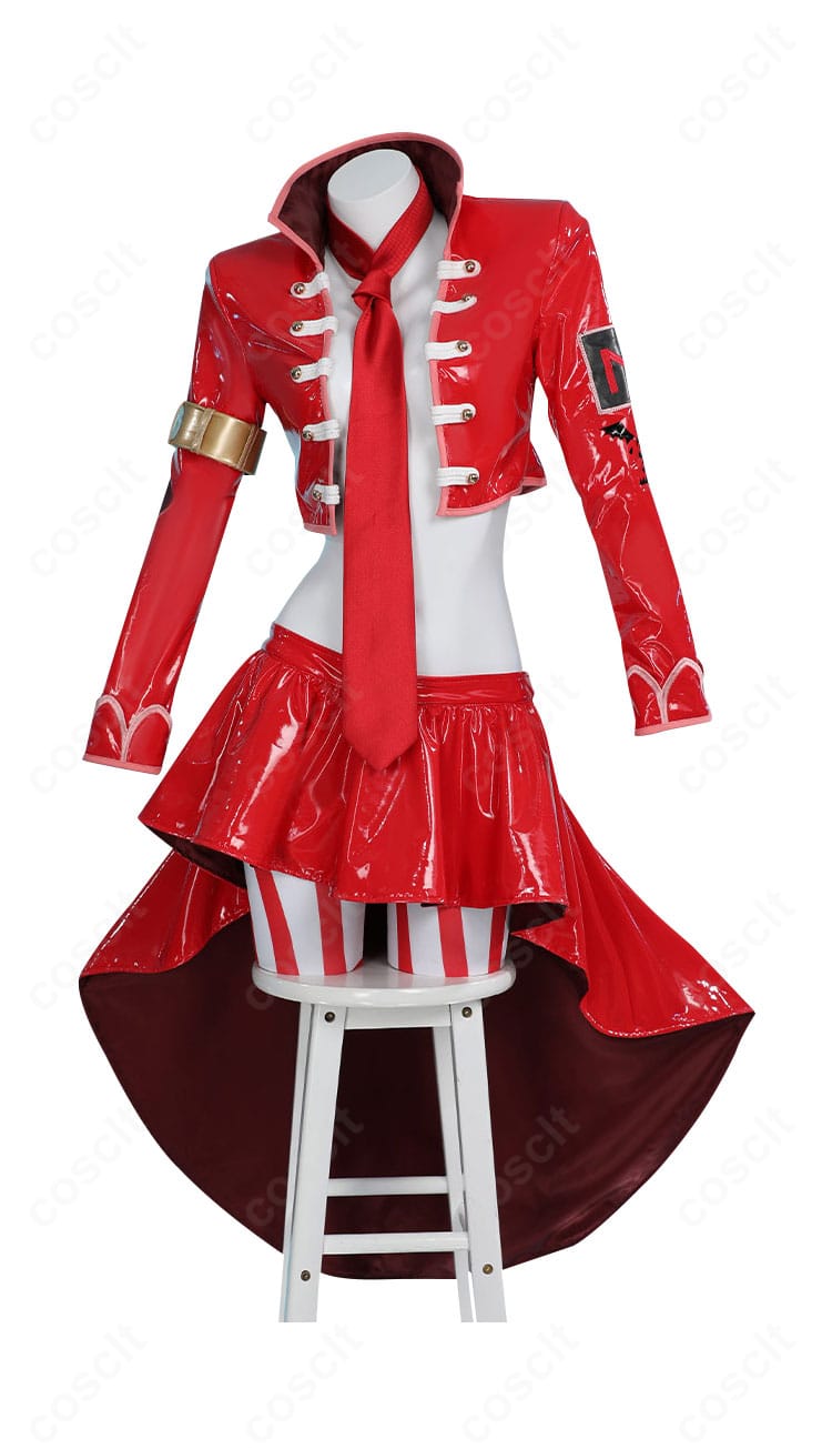 ONE PIECE ベロ・ベティ 東軍軍隊長コスプレの正面全体。高コントラスト配色とタイトシルエットを忠実再現。