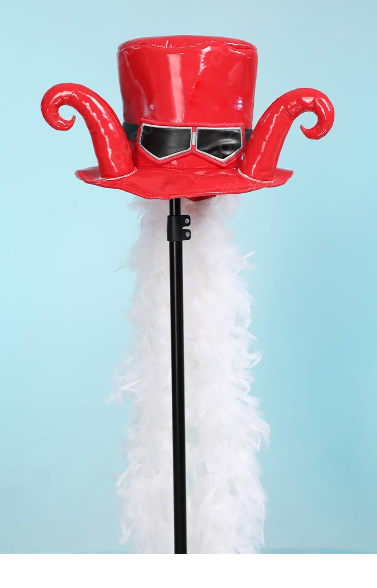 ベロ・ベティの帽子正面。刺繍モチーフの精緻さと均一な発色が特徴。