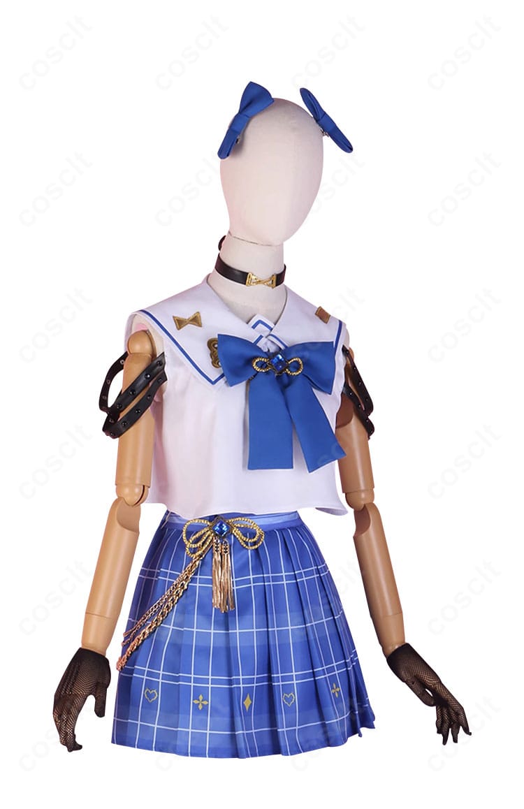 アイク・イーヴランド コスプレ衣装の側面。ハリ感ある生地と腰飾りの配置、ラインの美しさが分かる角度。