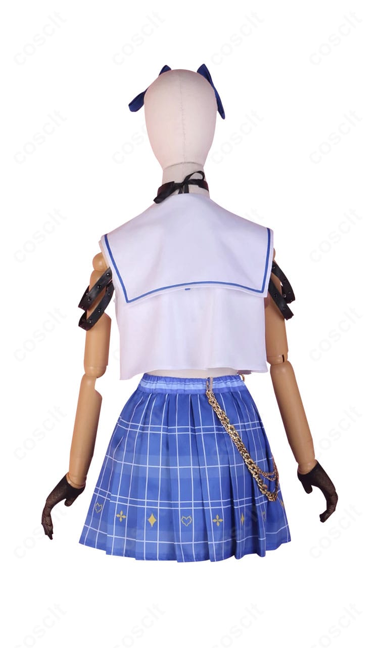 アイク・イーヴランド コスプレ衣装の背面。落ち着いた配色と背面パーツの構成、チェーンの流れを詳細に撮影。