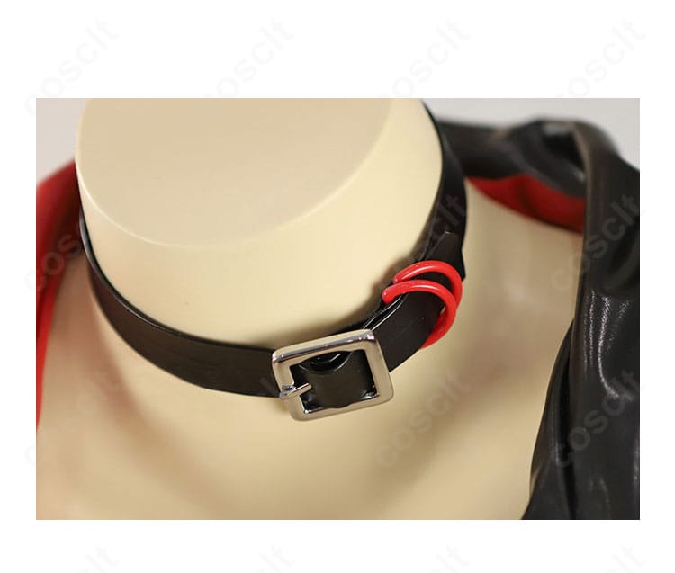 ハーレイ・クイン衣装の首元ディテール。チョーカーと装飾の質感が分かるアップ。