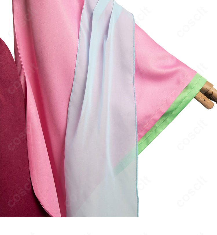 薬屋のひとりごと 猫猫 園遊会衣装 袖口と刺繍の近接写真。精密な縫製と柄表現