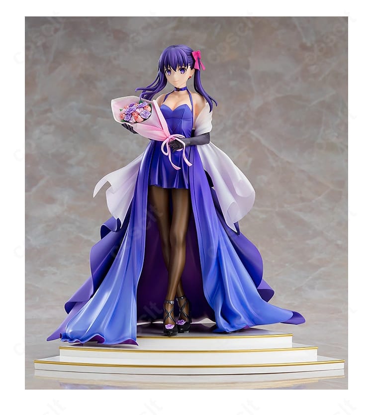 Fate/stay night 間桐桜 15th Celebration Dress Ver.のコスプレ衣装一式。上品な濃色ドレスに髪飾り・チョーカー・ショール・背面蝶結び・手袋が付属し、高再現でエレガントに仕上がった全身コーディネート。