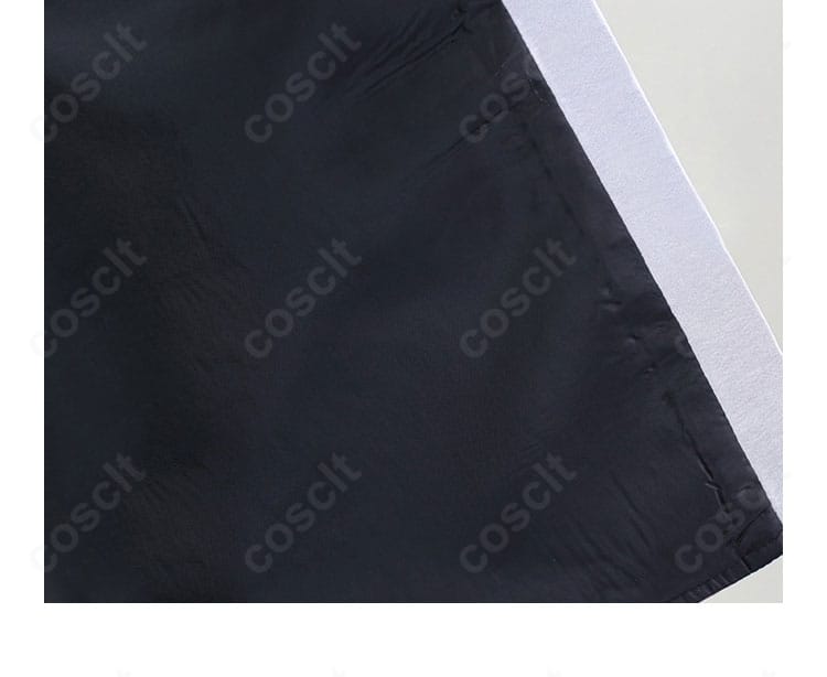 ノボリ衣装のフロント開きと縁取りのディテール。直線的なカッティングと精密な縫製が映える。