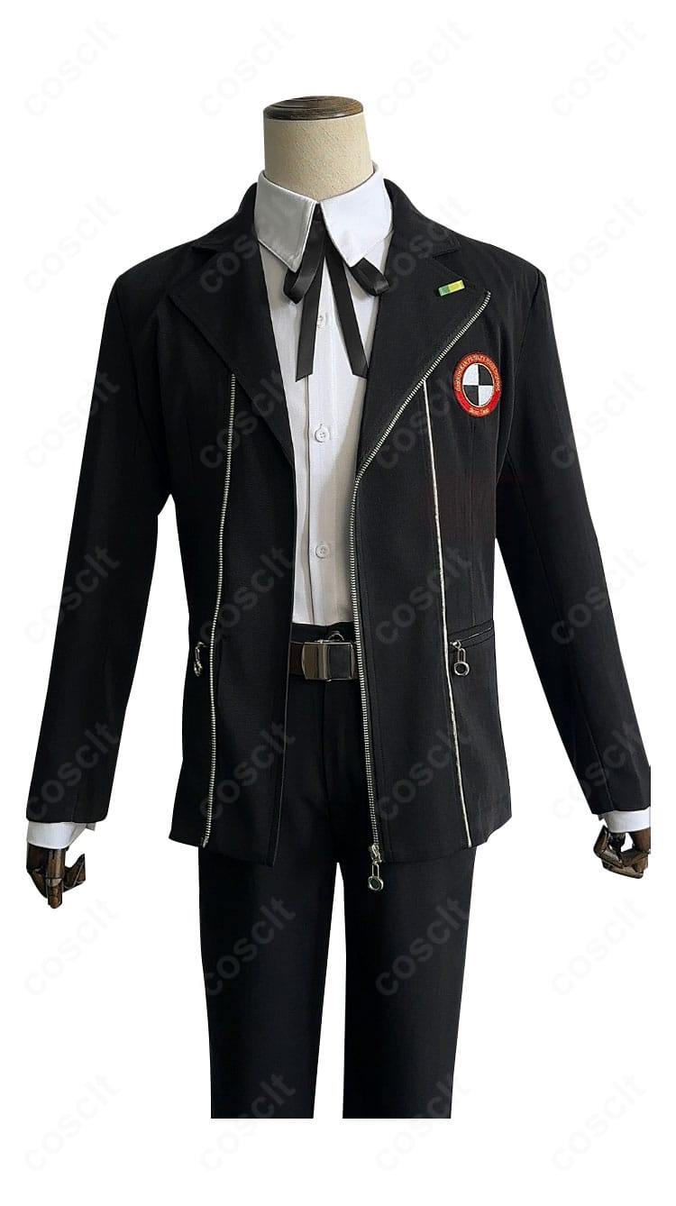 結城理コスプレ衣装の細部接写。ボタンの質感、刺繍の密度、表地のハリ感とステッチワークを確認できる