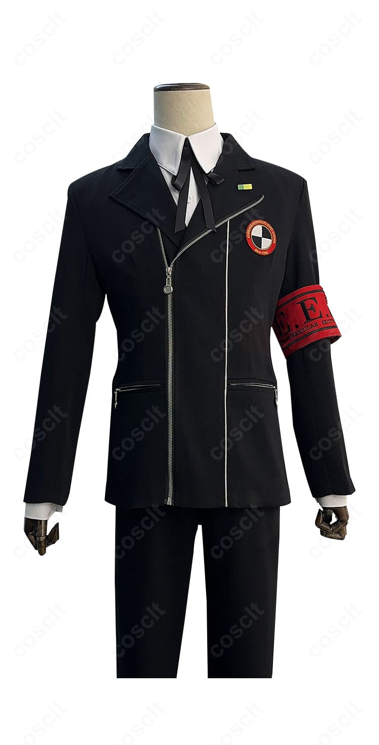 結城理コスプレ衣装の上衣前面ディテール。胸章の刺繍、ラペルの形状、リボンの色味と質感を確認できる接写